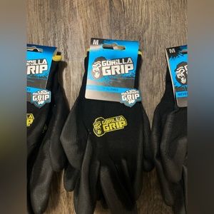 Gorilla grip glove’s medium